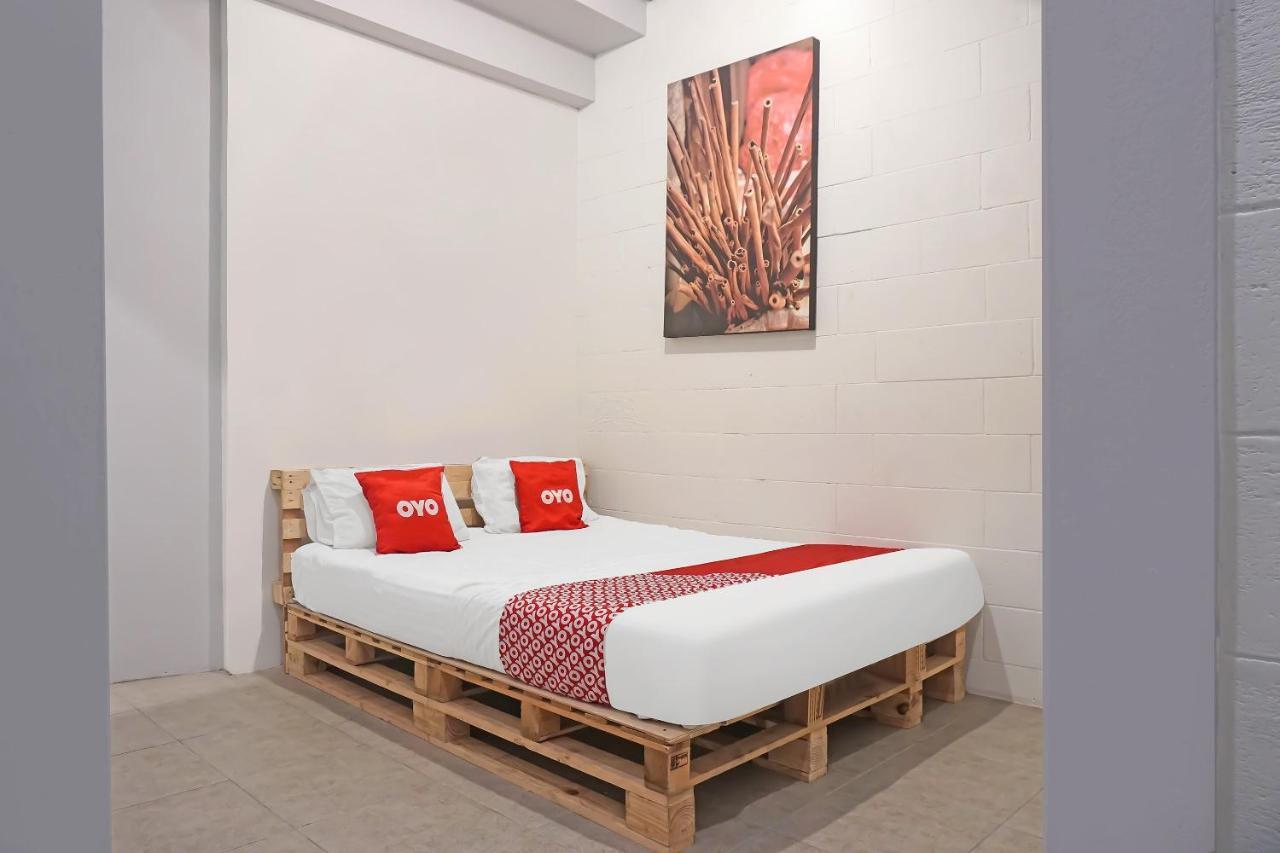 Spot On 91821 The Packer Lodge Jakarta Extérieur photo