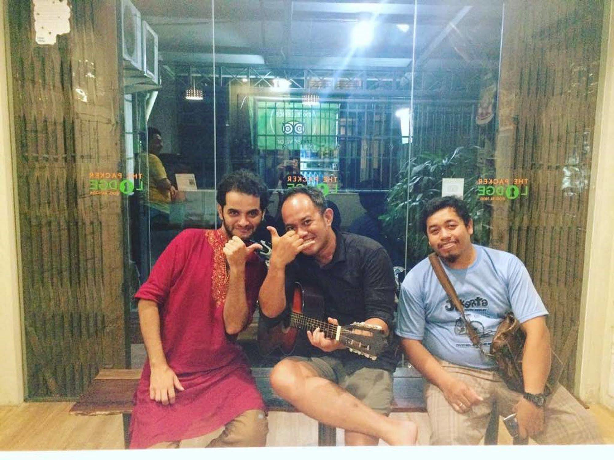 Spot On 91821 The Packer Lodge Jakarta Extérieur photo
