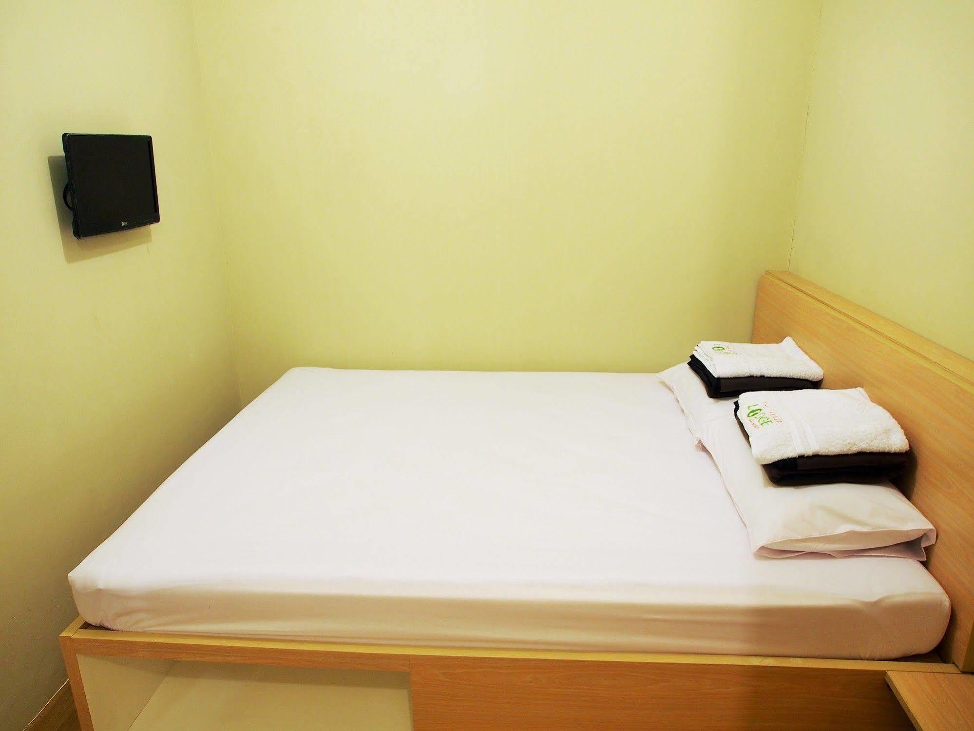Spot On 91821 The Packer Lodge Jakarta Extérieur photo
